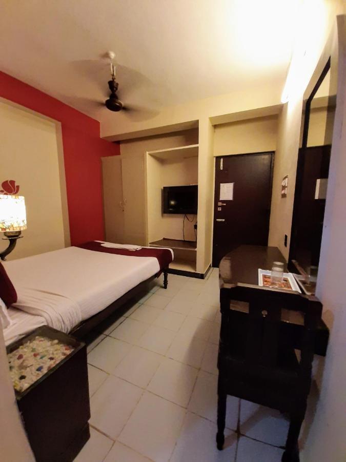 Ravi Krishna Inn Пондичерри Экстерьер фото