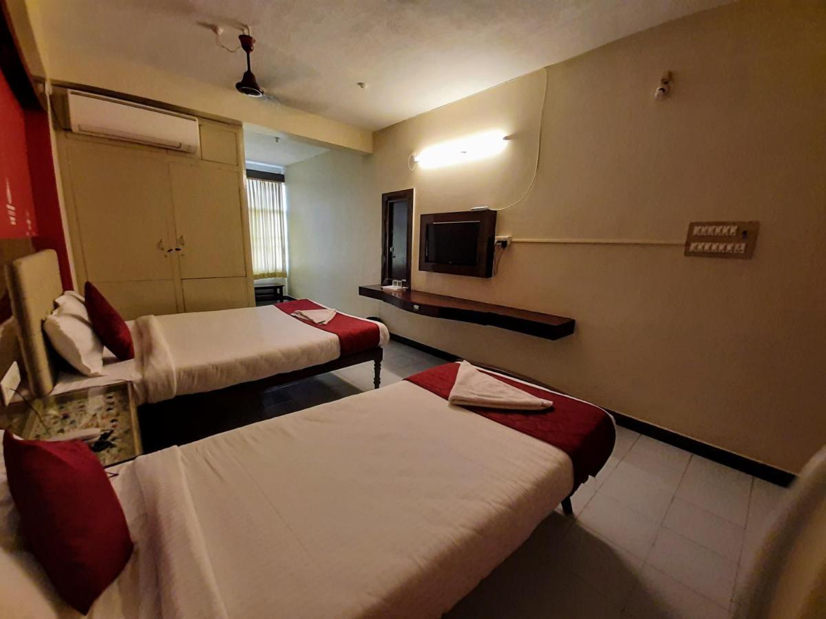 Ravi Krishna Inn Пондичерри Экстерьер фото